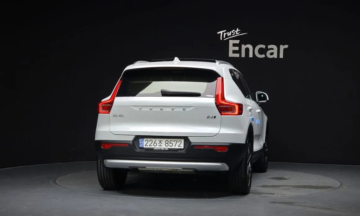 Volvo XC40 — фото 4