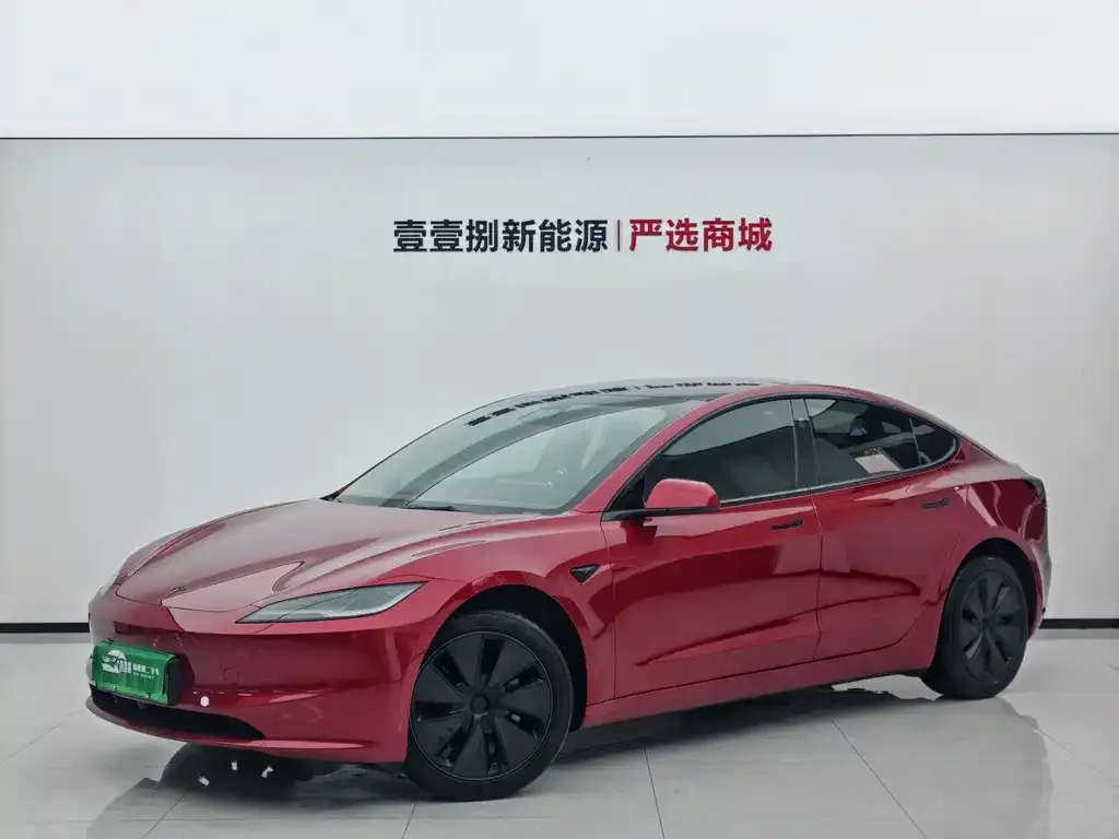 Tesla Model 3 — фото 1
