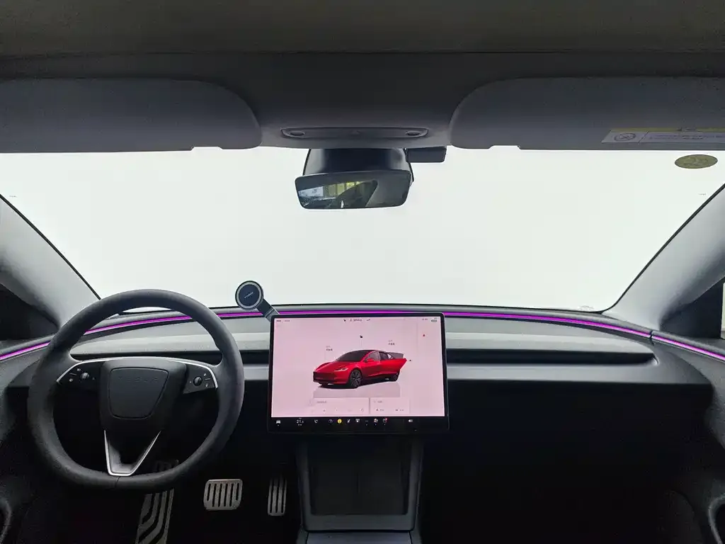 Tesla Model 3 — фото 8