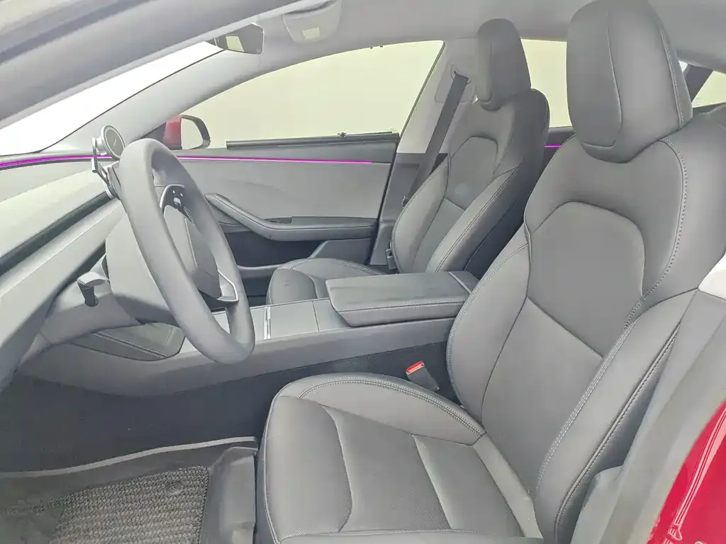 Tesla Model 3 — фото 4
