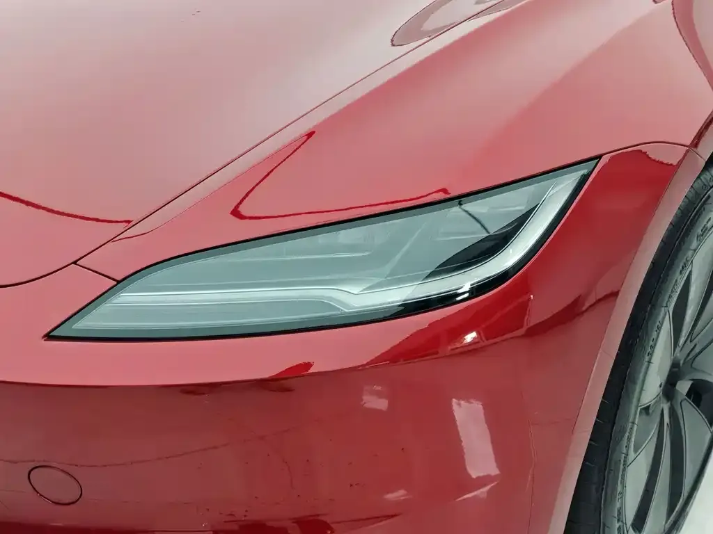 Tesla Model 3 — фото 3