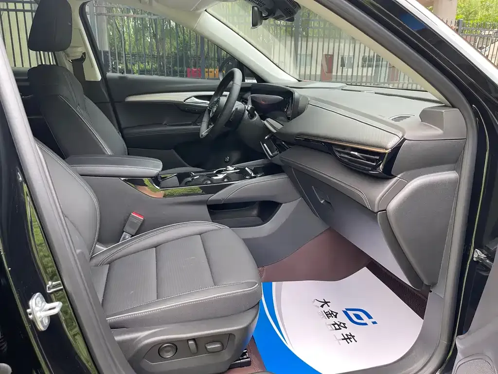 Buick Envision Plus — фото 8