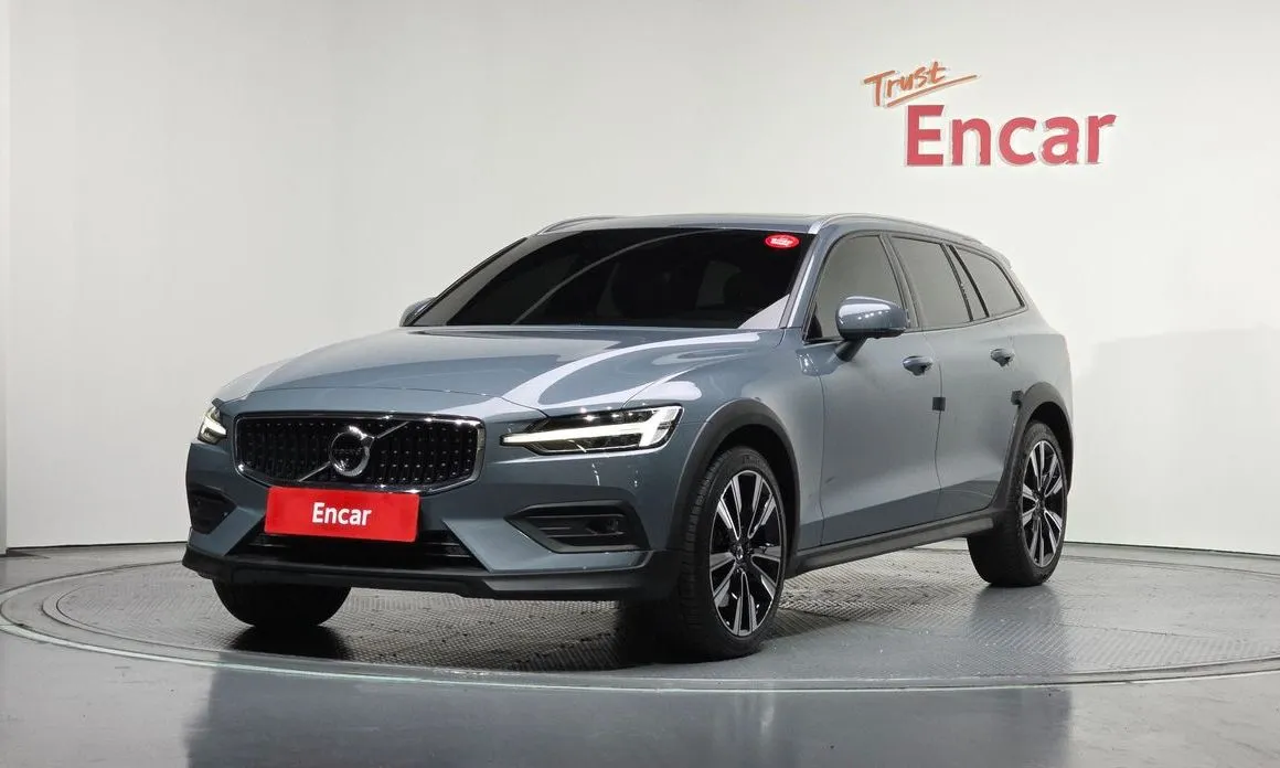 Volvo V60 — фото 1