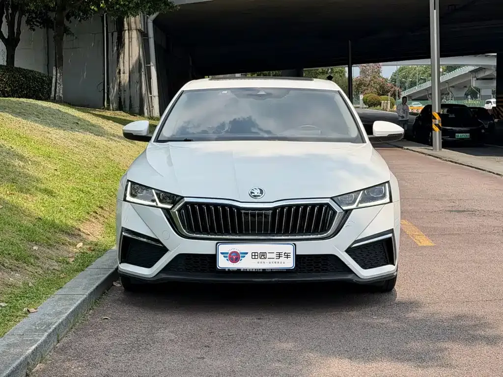 Skoda Octavia — фото 8