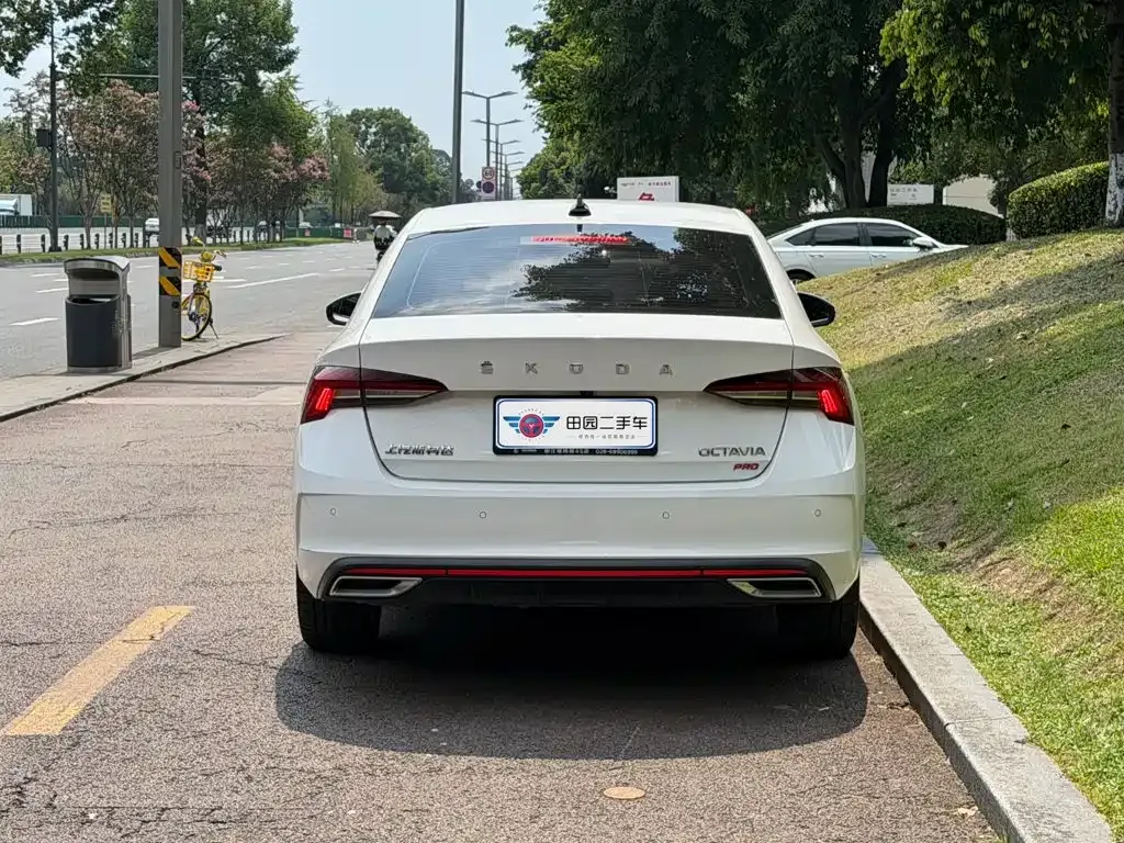 Skoda Octavia — фото 10