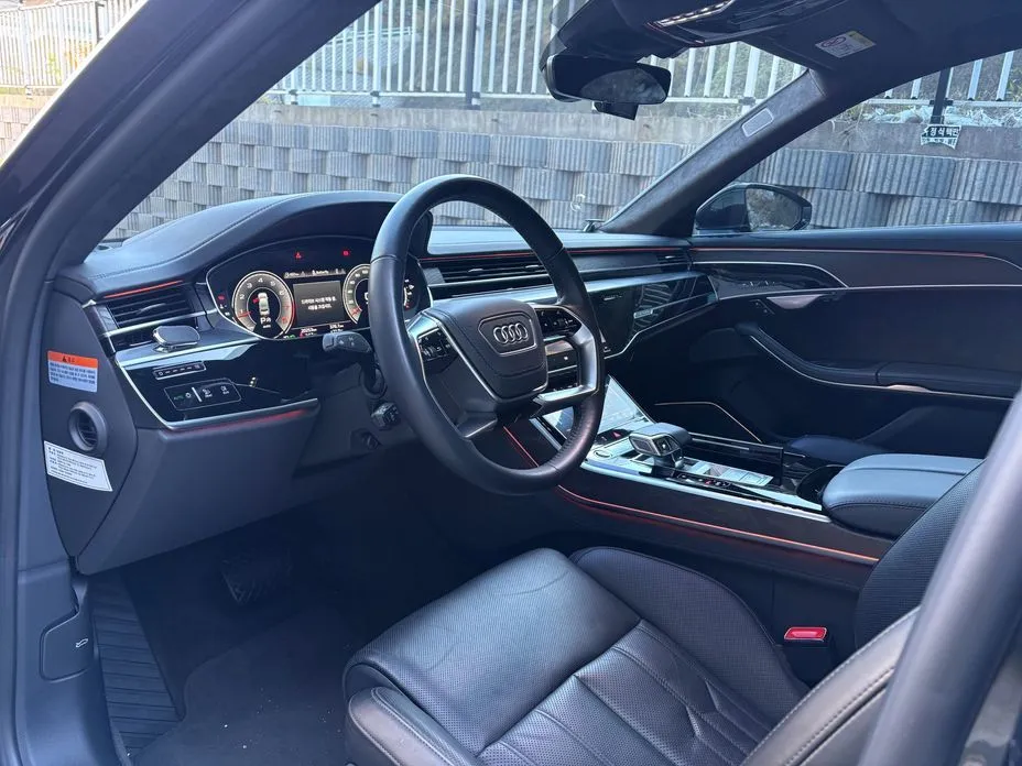 Audi A8 — фото 6