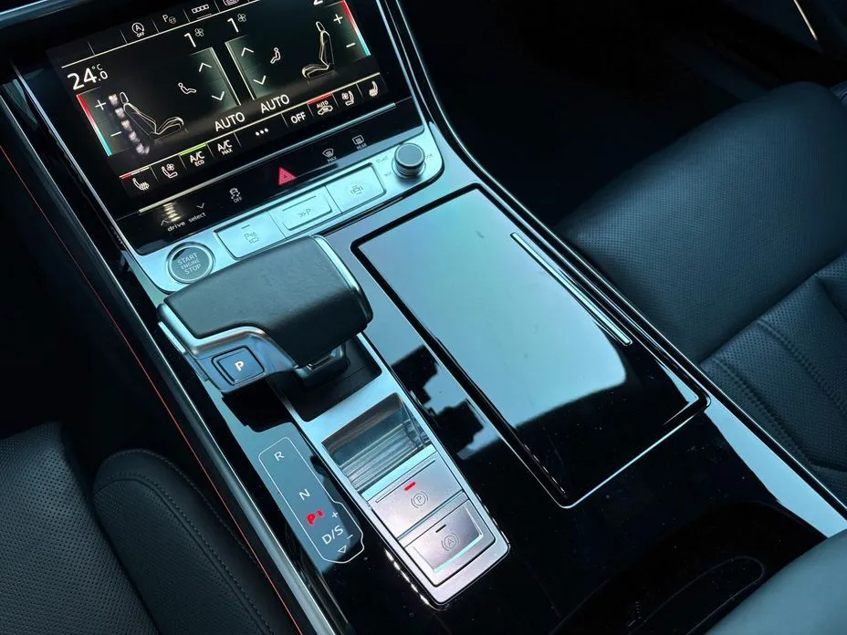 Audi A8 — фото 2