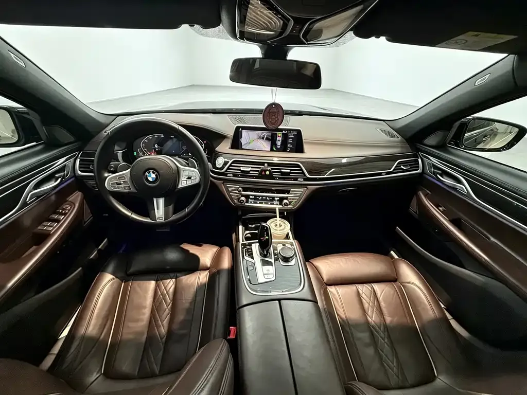BMW 7 Series — фото 5