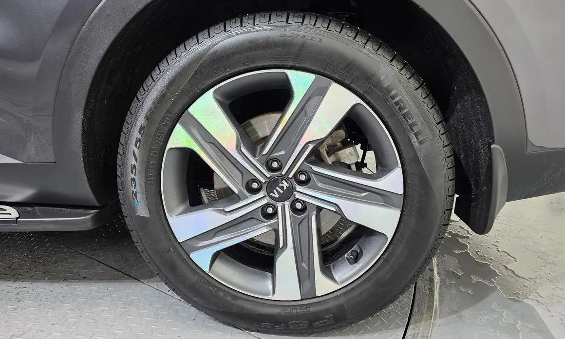 Kia Sorento — фото 8