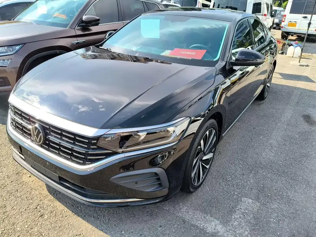 Volkswagen Passat — фото 1
