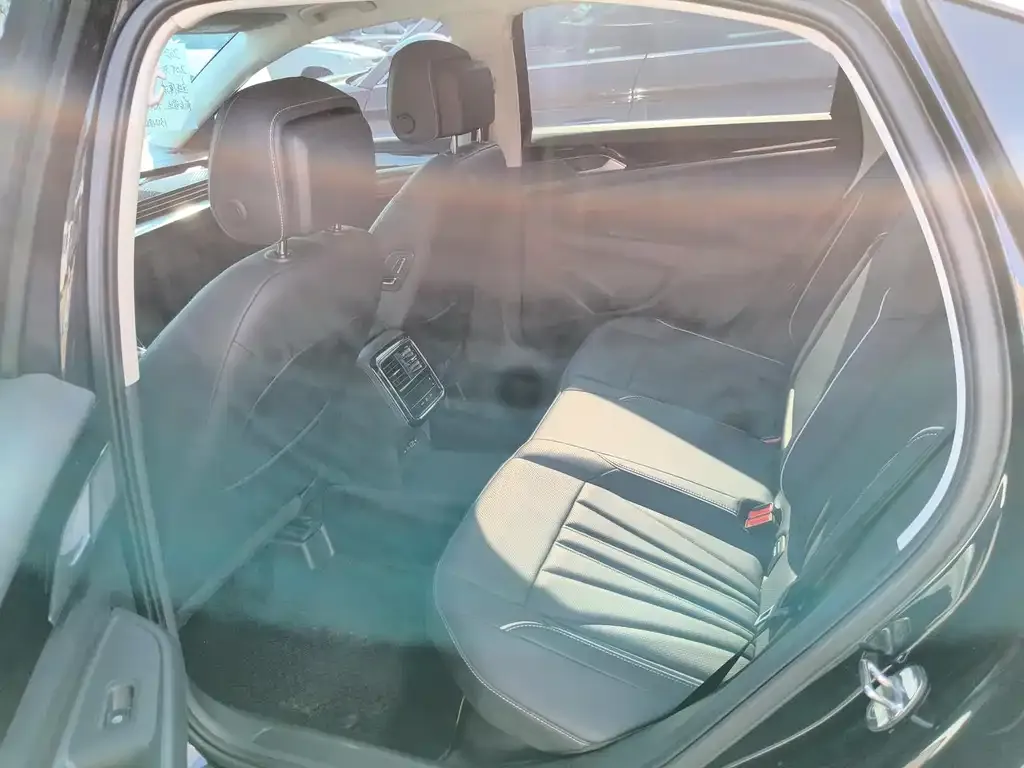 Volkswagen Passat — фото 3
