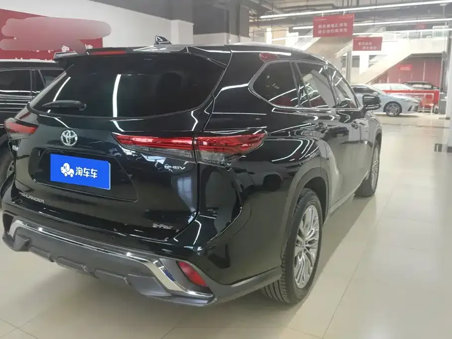 Toyota Highlander — фото 5