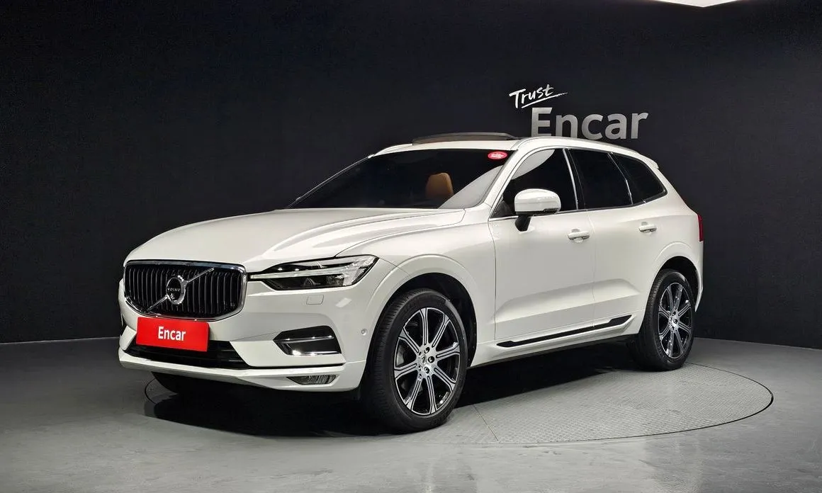 Volvo XC60 — фото 1