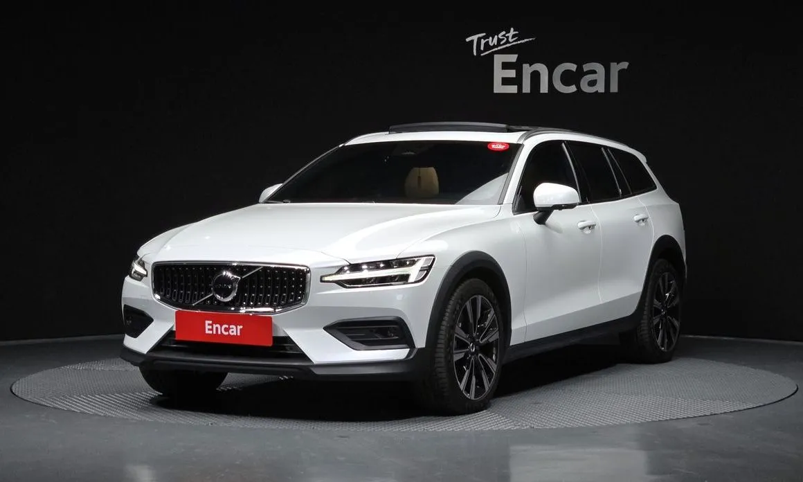 Volvo V60 — фото 1