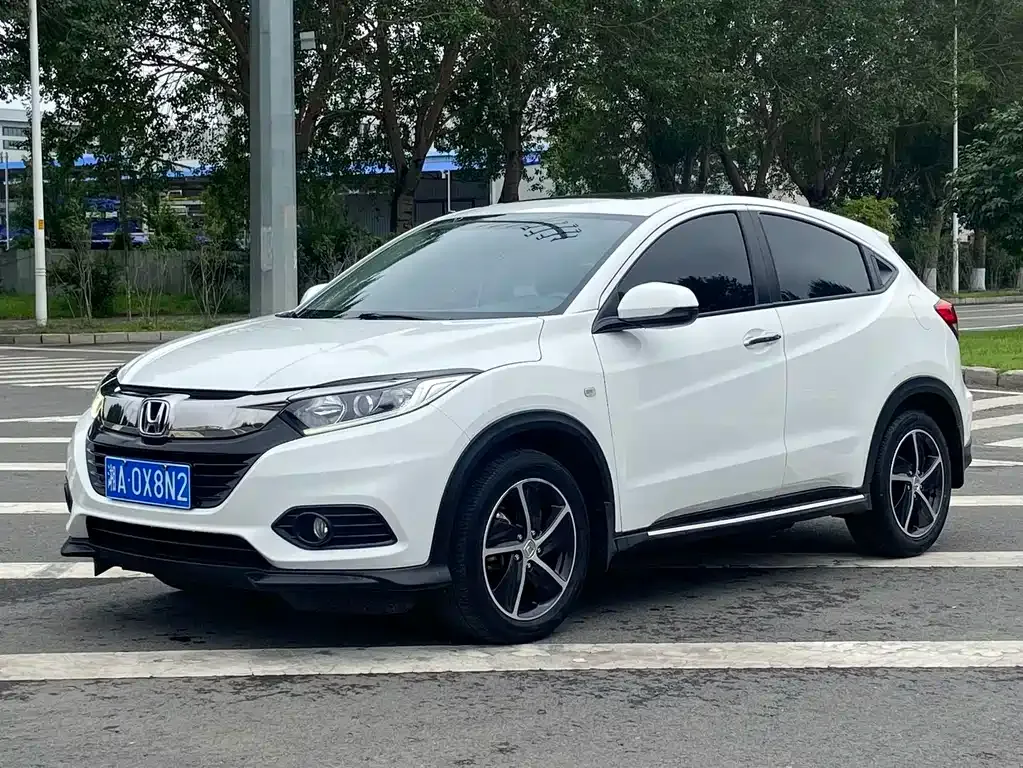 Honda Vezel — фото 1