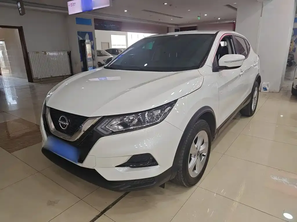 Nissan Qashqai — фото 1