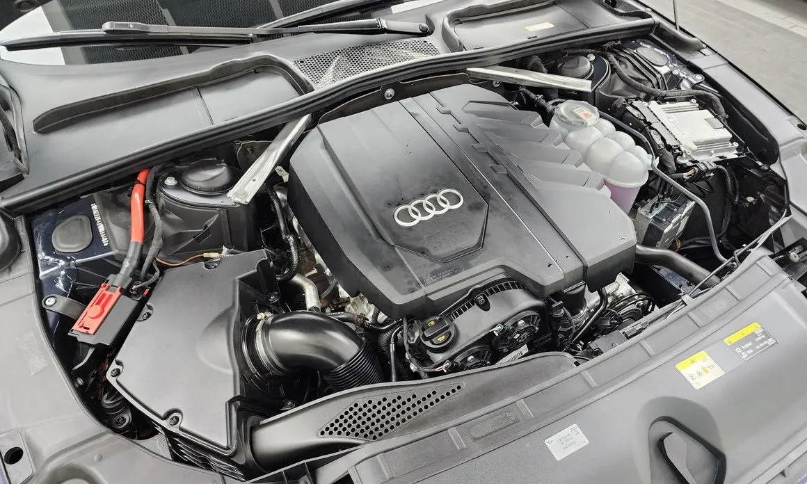 Audi A4 — фото 7
