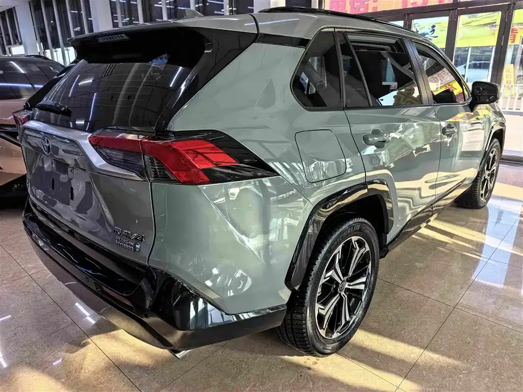 Toyota RAV4 Prime — фото 10