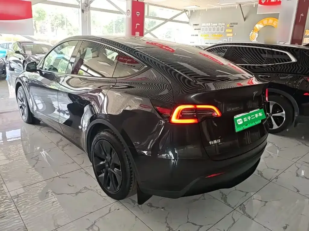 Tesla Model Y — фото 7