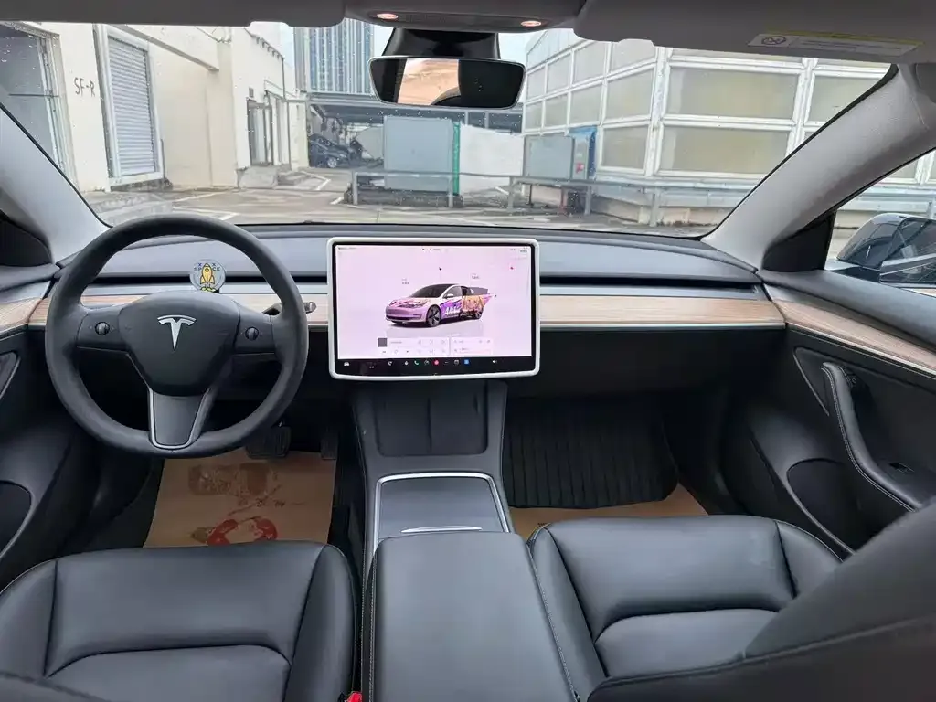 Tesla Model 3 — фото 4