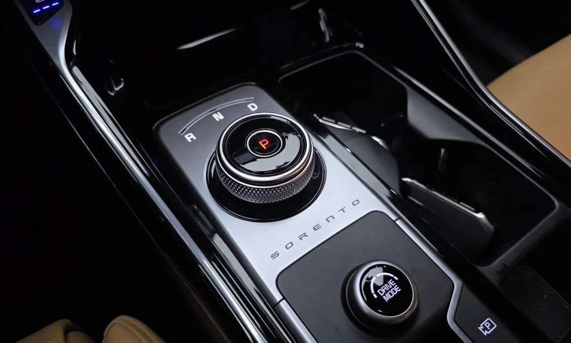 Kia Sorento — фото 6