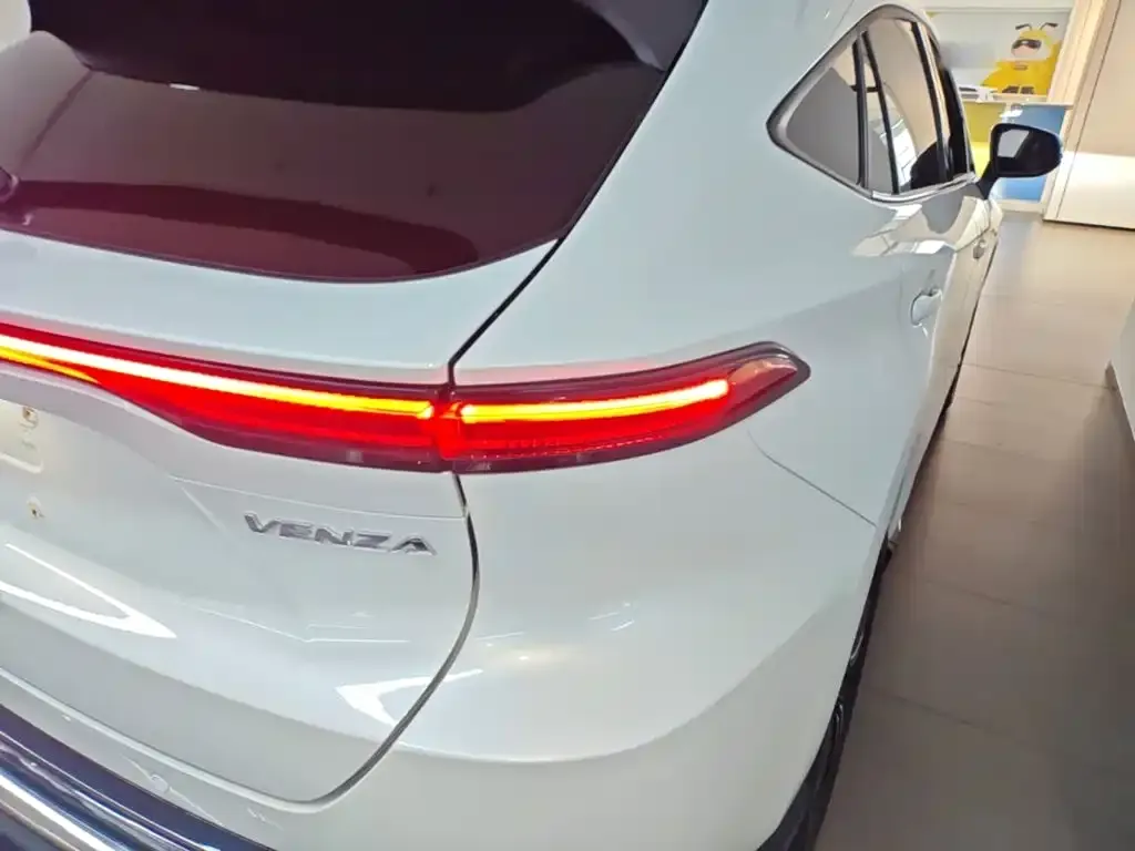 Toyota Venza — фото 2