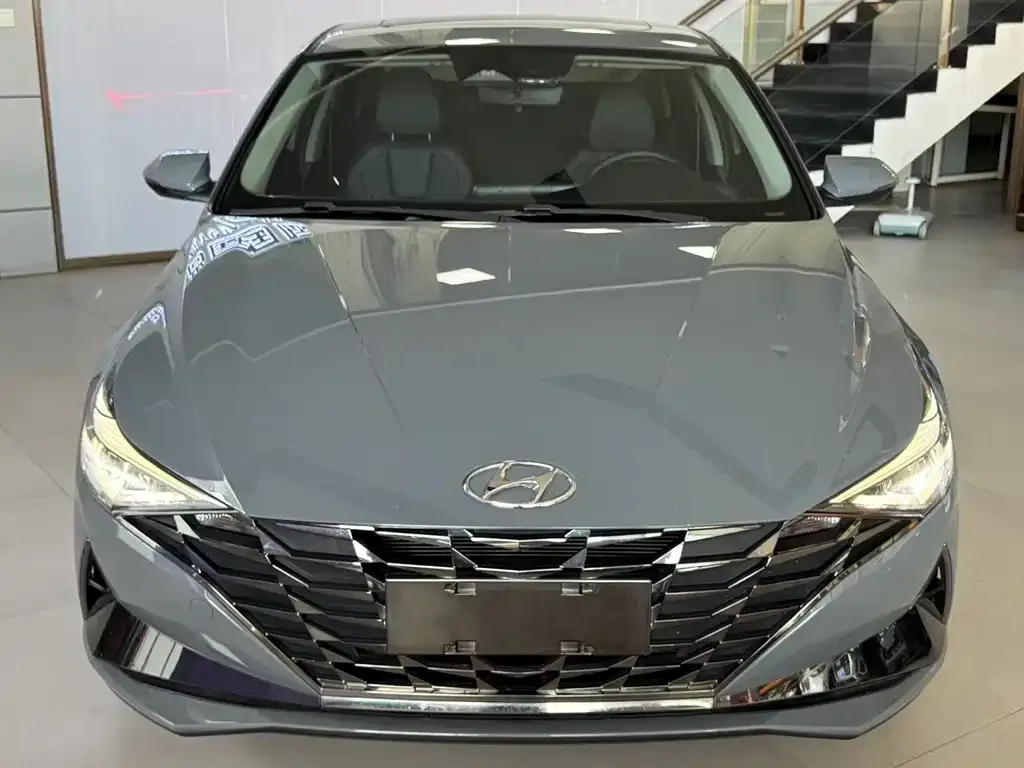 Hyundai Elantra — фото 4