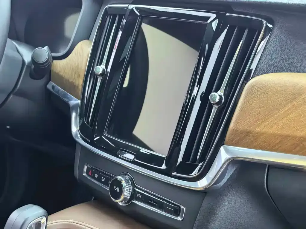 Volvo S90 — фото 10