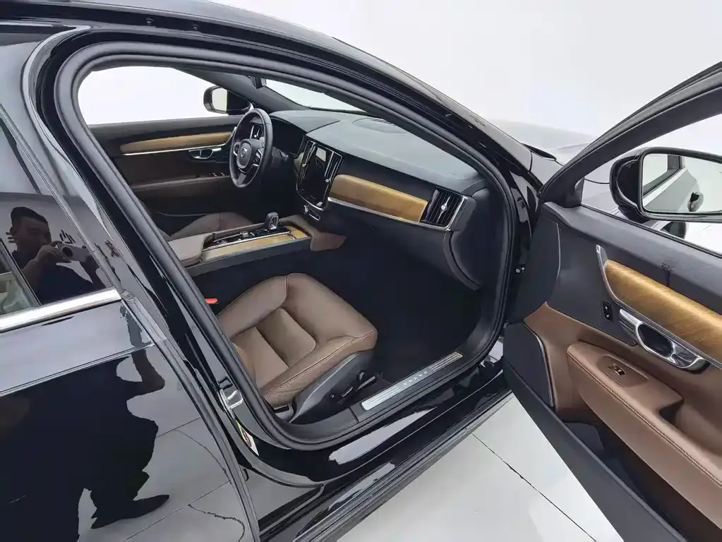 Volvo S90 — фото 8