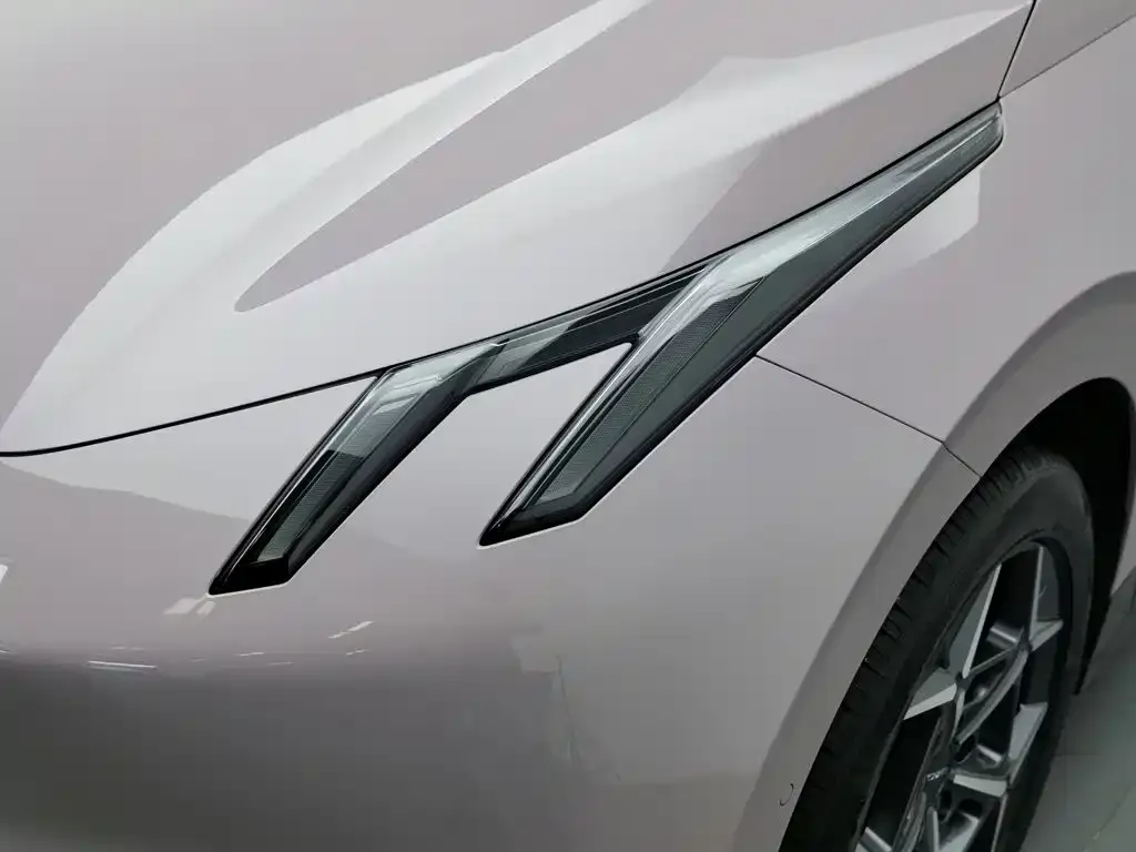 Lynk & Co Z20 — фото 10