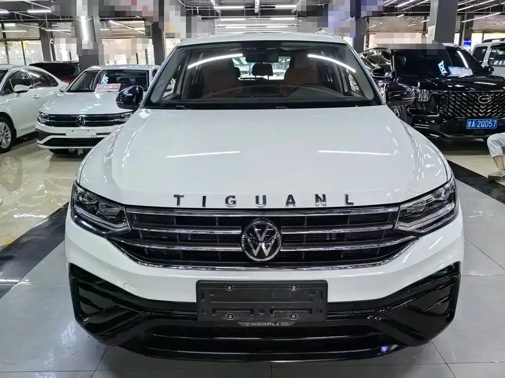 Volkswagen Tiguan L — фото 7