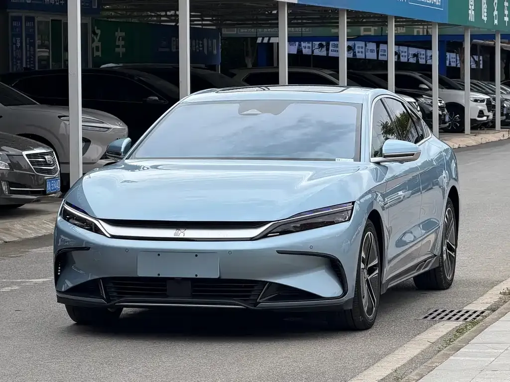 BYD Han — фото 1