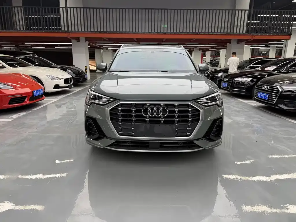 Audi Q3 — фото 10