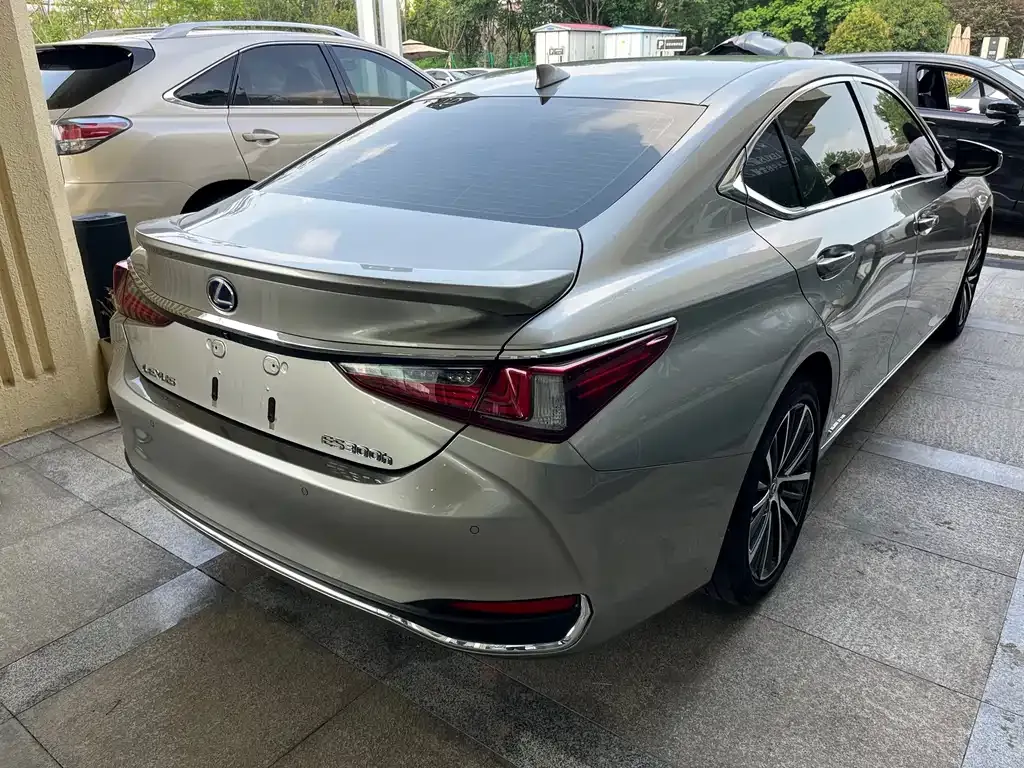 Lexus ES — фото 5