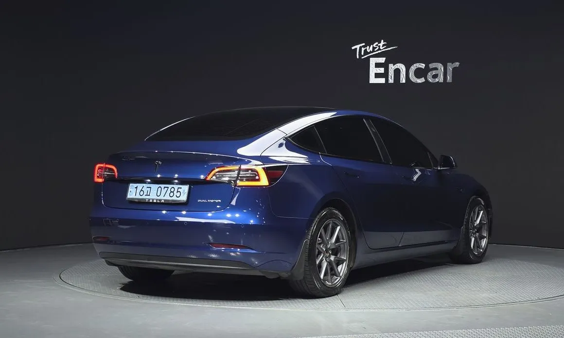 Tesla Model 3 — фото 6