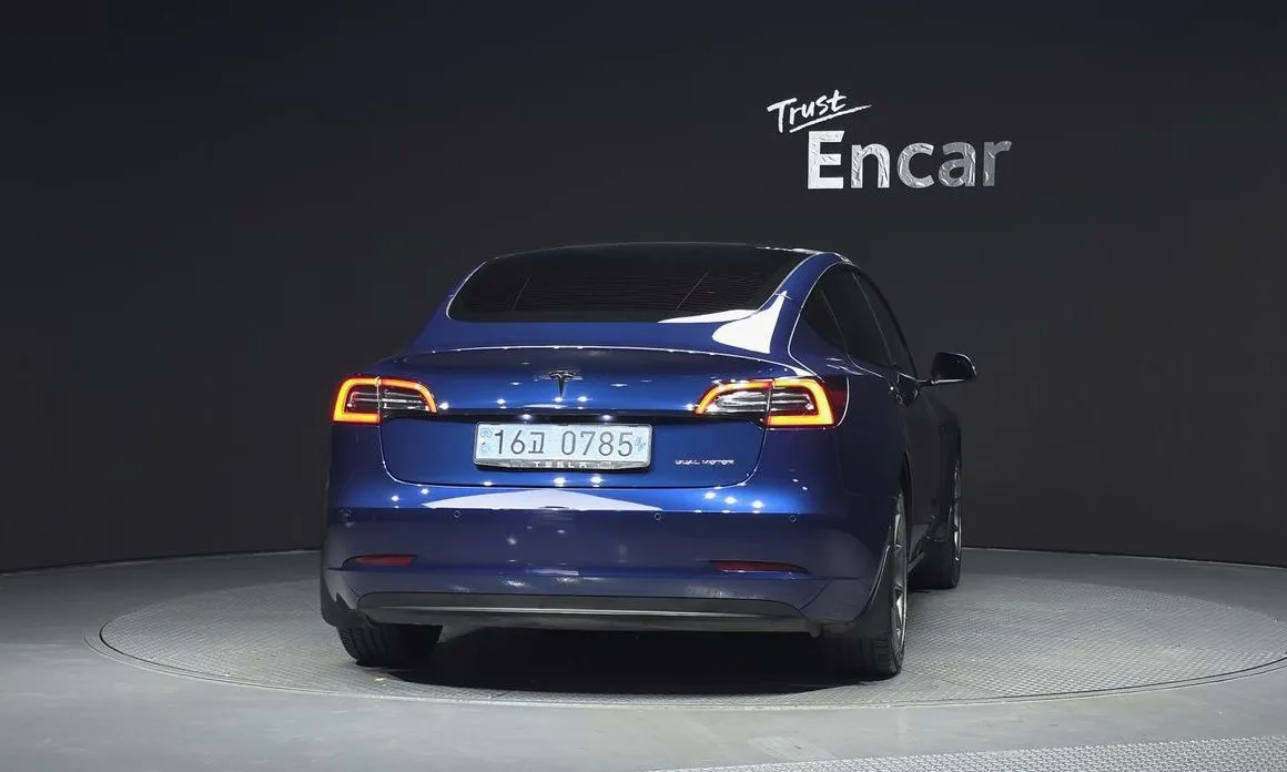 Tesla Model 3 — фото 4