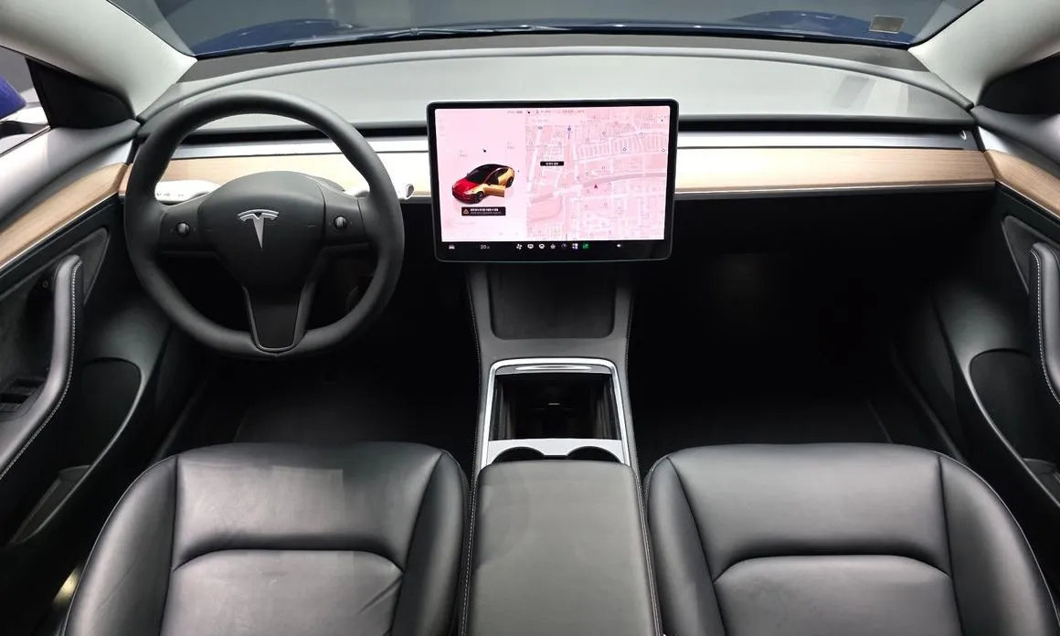 Tesla Model 3 — фото 2