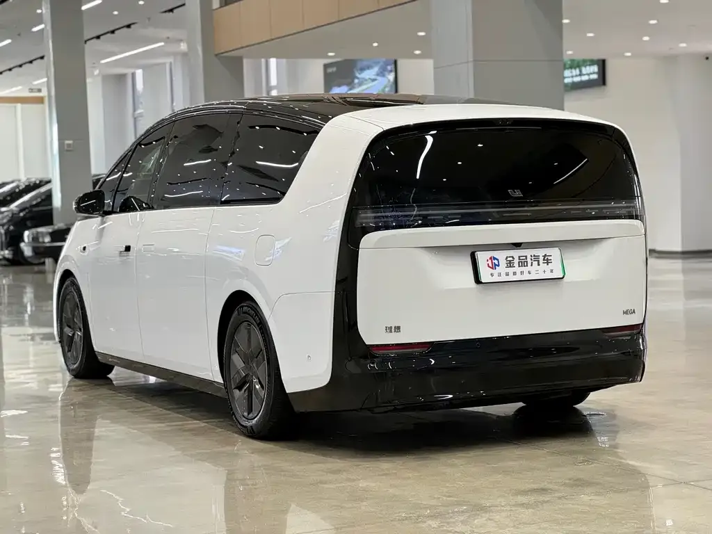 Li Auto MEGA — фото 3