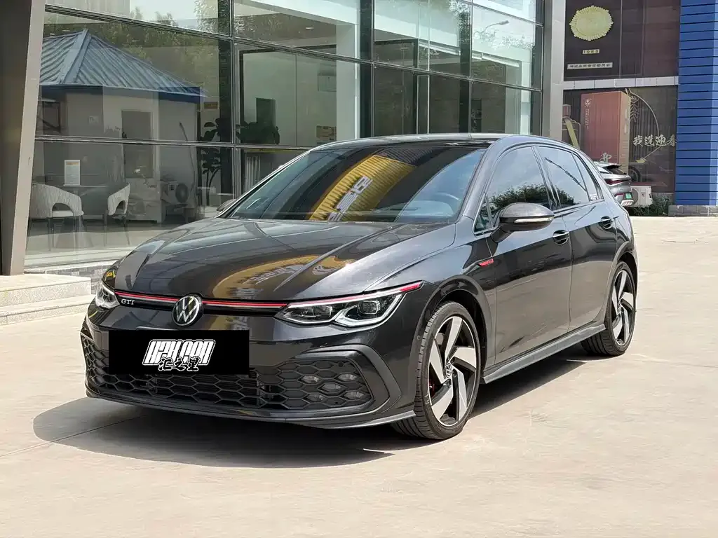 Volkswagen Golf GTI — фото 1