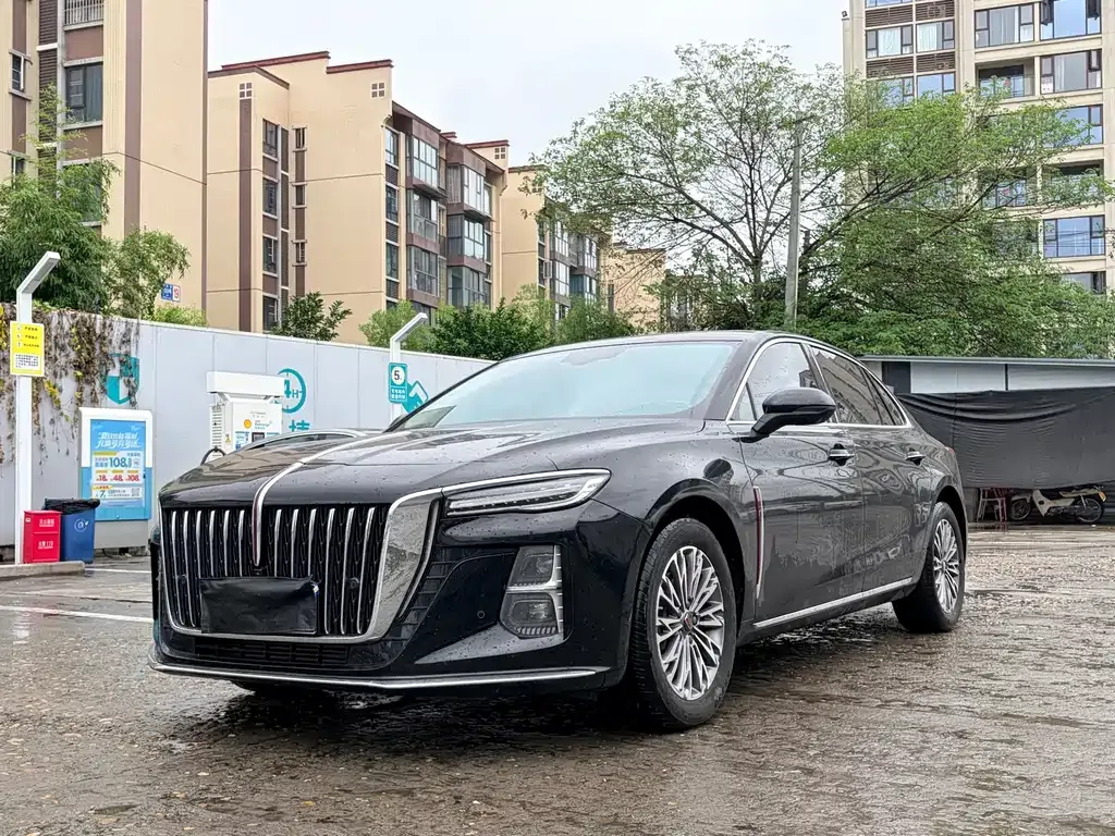 Hongqi H5 — фото 1