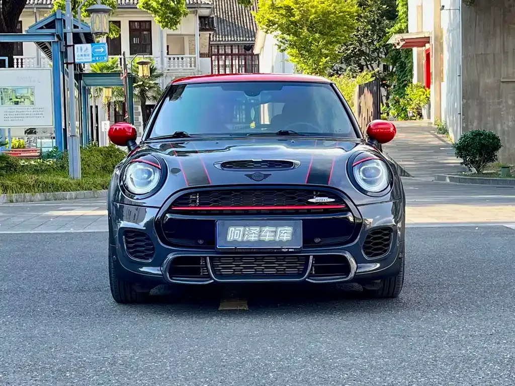 MINI JCW (John Cooper Works) — фото 10