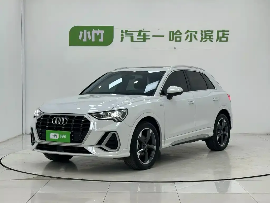 Audi Q3 — фото 1