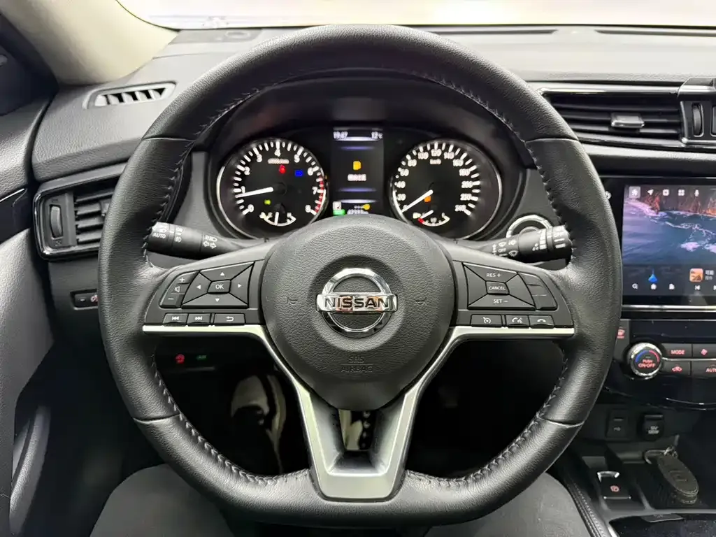 Nissan X-Trail — фото 10