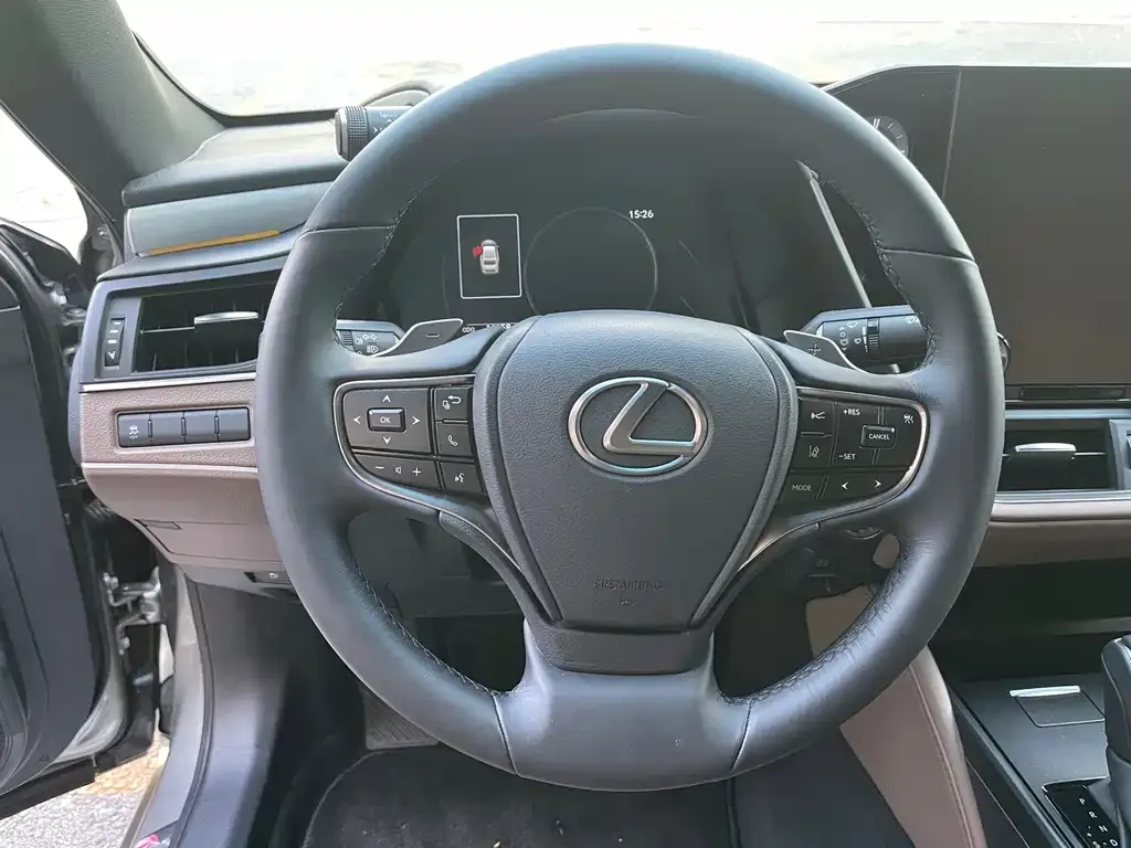Lexus ES — фото 9
