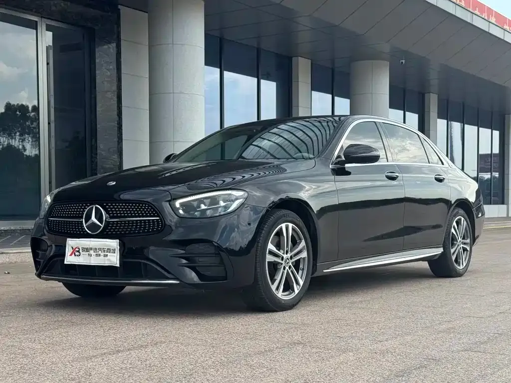 Mercedes-Benz E-Class — фото 1