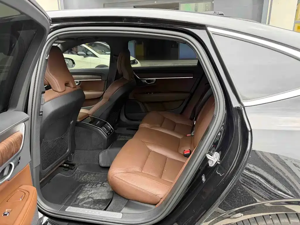 Volvo S90 — фото 3