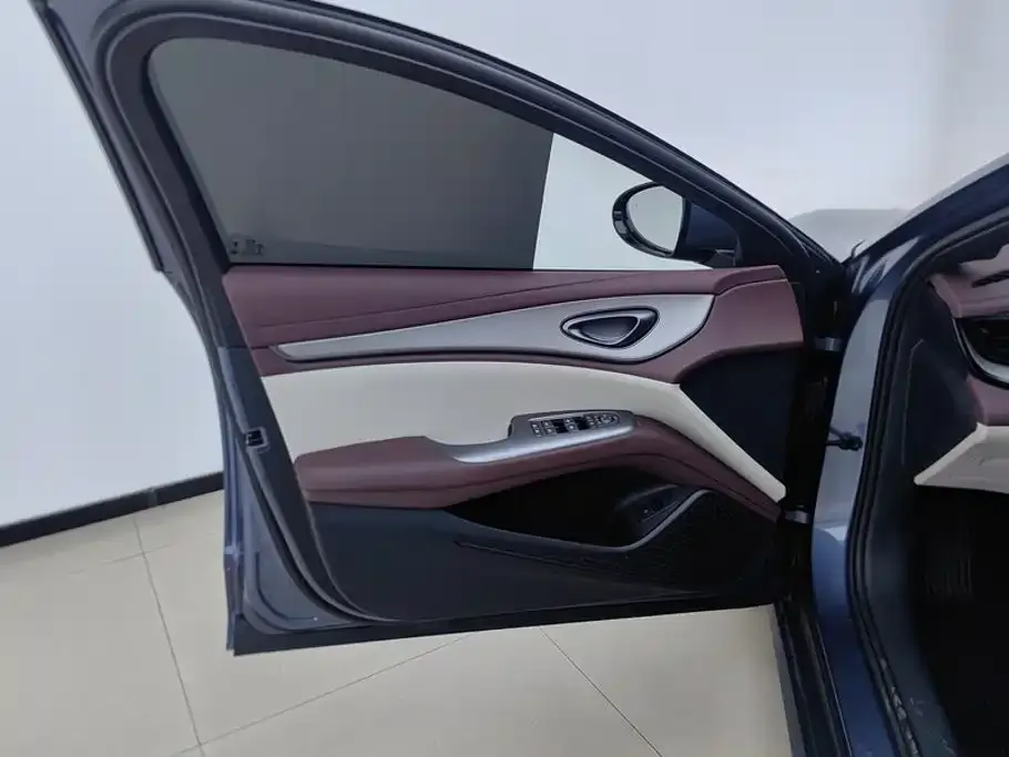 BYD Seal 07 DM-i — фото 10