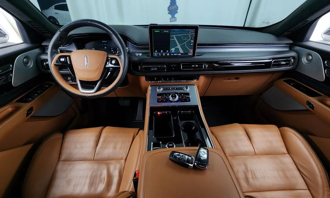 Lincoln Aviator — фото 10