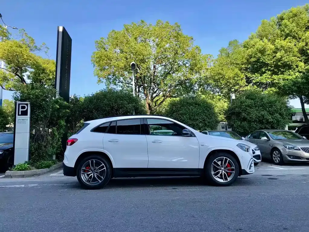 Mercedes-Benz GLA AMG — фото 9