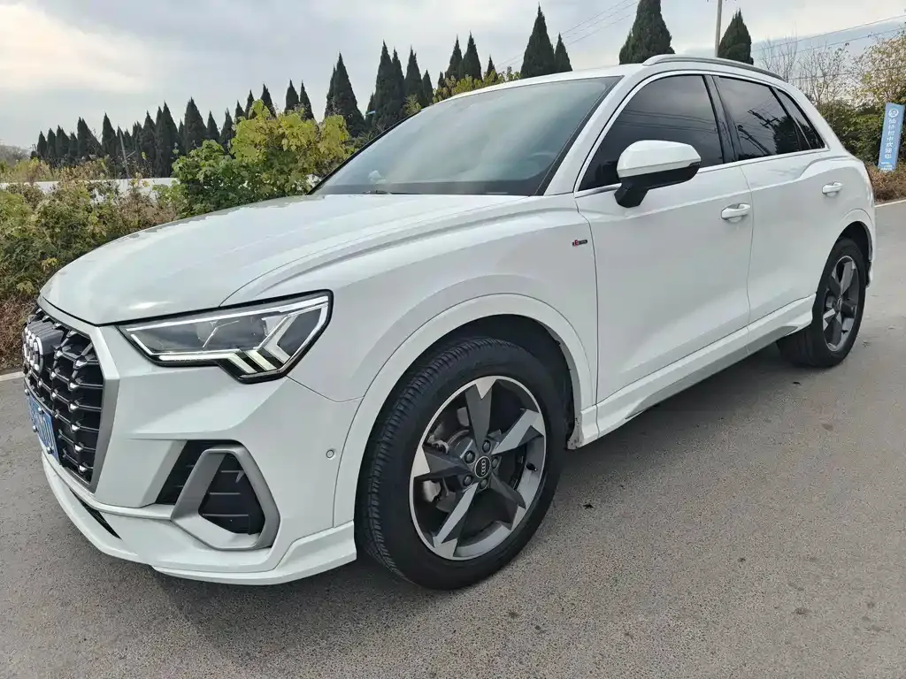 Audi Q3 — фото 10